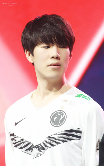 赛场充满了 赛场充满了